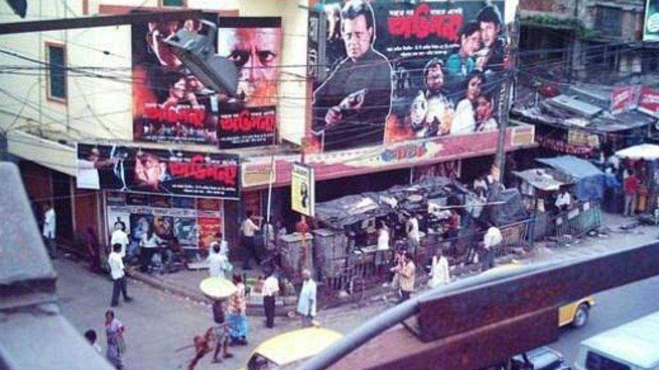 Prachi Cinema Hall: ভেঙে পড়ল প্রাচী সিনেমা হলের কার্নিশের একাংশ, আহত এক শিশু