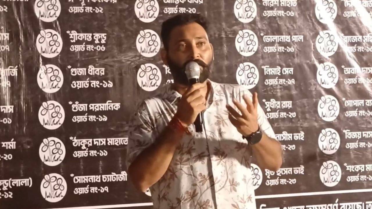 Purulia: তৃণমূলের লোগো কেড়ে নিলে ৫টা নেড়ি কুকুরও পেছনে থাকবে না, দলের কাউন্সিলরদের তোপ শাসকদলের যুব নেতার