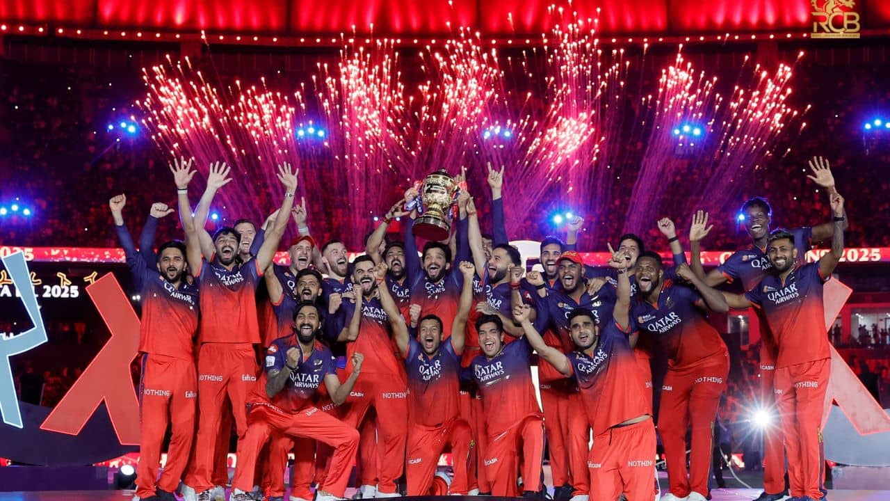 শারীরিক ও মানসিক হেনস্থা, অন্য মেয়ের সঙ্গে সম্পর্ক... আইপিএলজয়ী তারকার বিরুদ্ধে মুখমন্ত্রীর কাছে অভিযোগ