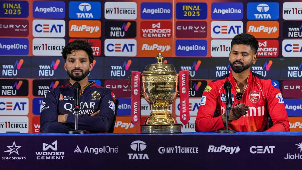 RCB Vs PBKS Head to Head Records: নতুন চ্যাম্পিয়ন পাবে আইপিএল, পরিসংখ্যানে কোন দল এগিয়ে? RCB Vs PBKS Head to Head Records: নতুন চ্যাম্পিয়ন পাবে আইপিএল, পরিসংখ্যানে কোন দল এগিয়ে?