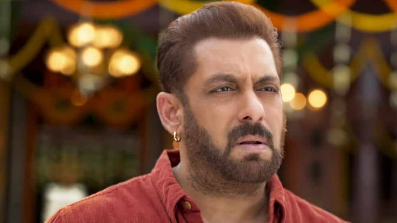 বিমান দুর্ঘটনার খবর পেয়ে কেঁপে উঠলেন সলমন খান, তড়িঘড়ি বড় সিদ্ধান্ত ভাইজানের!