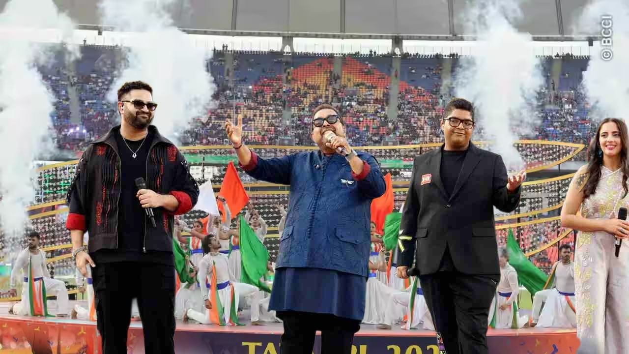 IPL 2025 Closing Ceremony: ভারতীয় সেনাবাহিনীকে সম্মান বোর্ডের, IPL-এর সমাপ্তি অনুষ্ঠানে গানে-গানে দেশপ্রেম IPL 2025 Closing Ceremony: ভারতীয় সেনাবাহিনীকে সম্মান বোর্ডের, IPL-এর সমাপ্তি অনুষ্ঠানে গানে-গানে দেশপ্রেম