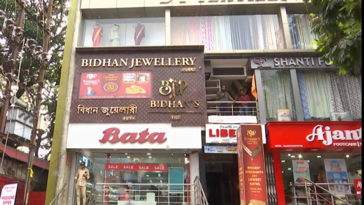 Siliguri: ২০ মিনিটেই সোনা-হিরে সব লুঠ, বাংলায় ডাকাতির পিছনে ফের বিহার যোগ?