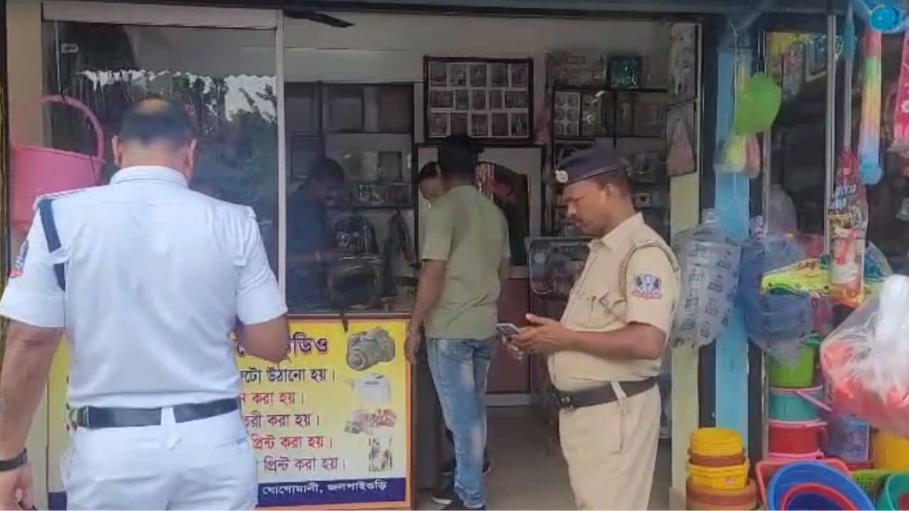 Fake Aadhar Card: ৩৫ হাজার টাকা খরচ করে ভারতের নাগরিক হয়ে যাচ্ছেন বাংলাদেশিরা