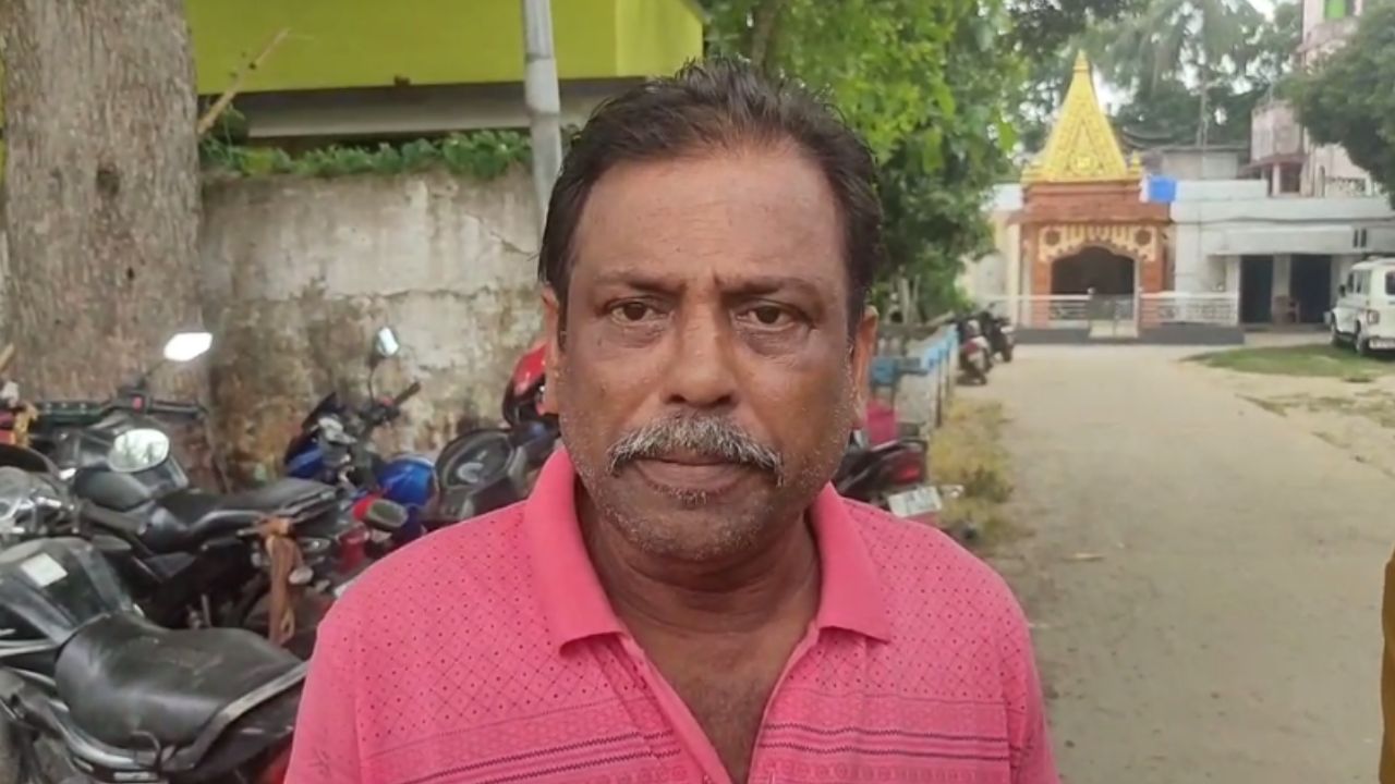Suicide: 'আমি লঙ্কা-পিঁয়াজ বেচি,এত টাকা কীভাবে পাব? ছেলেটা শুনল না...কিনে দিতে হবে মানে হবেই, তারপরই...', হাউহাউ করে কেঁদে হাড়হিম অভিজ্ঞতা শোনালেন এক বাবা