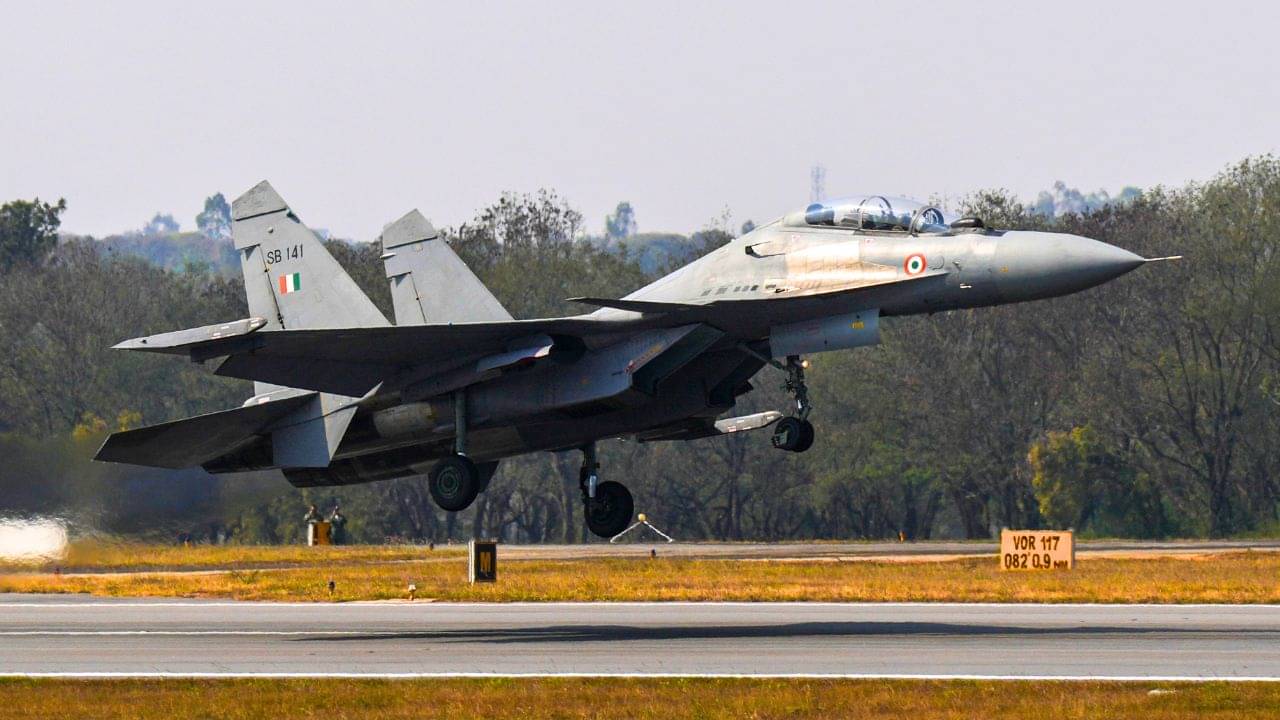 ইতিমধ্যেই হয়েছে ২ বিলিয়ন ডলারের বিরাট চুক্তি, Pakistan-এর বন্ধুকে শিক্ষা দিতে Su-30 Fighter Jet দিতে পারে ভারত...