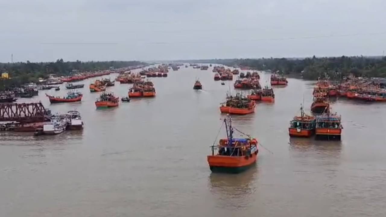 Sundarban: ভিন দেশের জলসীমা কাছে এলেই আসবে সঙ্কেত, গভীর সমুদ্রে অজানা বিপদের হাত থেকে মৎস্যজীবীদের বাঁচাতে মাঠে ISRO