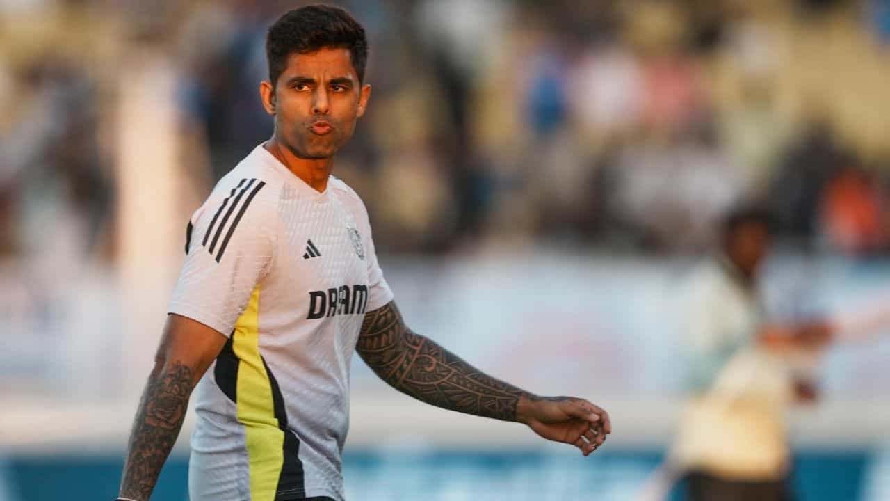 Suryakumar Yadav: হঠাৎ ইংল্যান্ডে টি-টোয়েন্টি ক্যাপ্টেন সূর্যকুমার যাদব, কারণ গুরুতর!