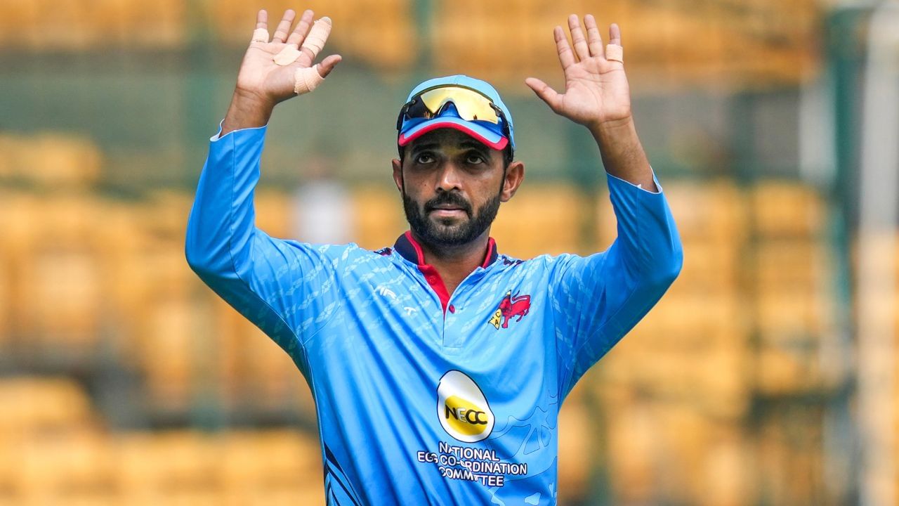 Ajinkya Rahane: হঠাৎই দল ছাড়ছেন অজিঙ্ক রাহানে! নেতৃত্বে নতুন মুখ Ajinkya Rahane: হঠাৎই দল ছাড়ছেন অজিঙ্ক রাহানে! নেতৃত্বে নতুন মুখ