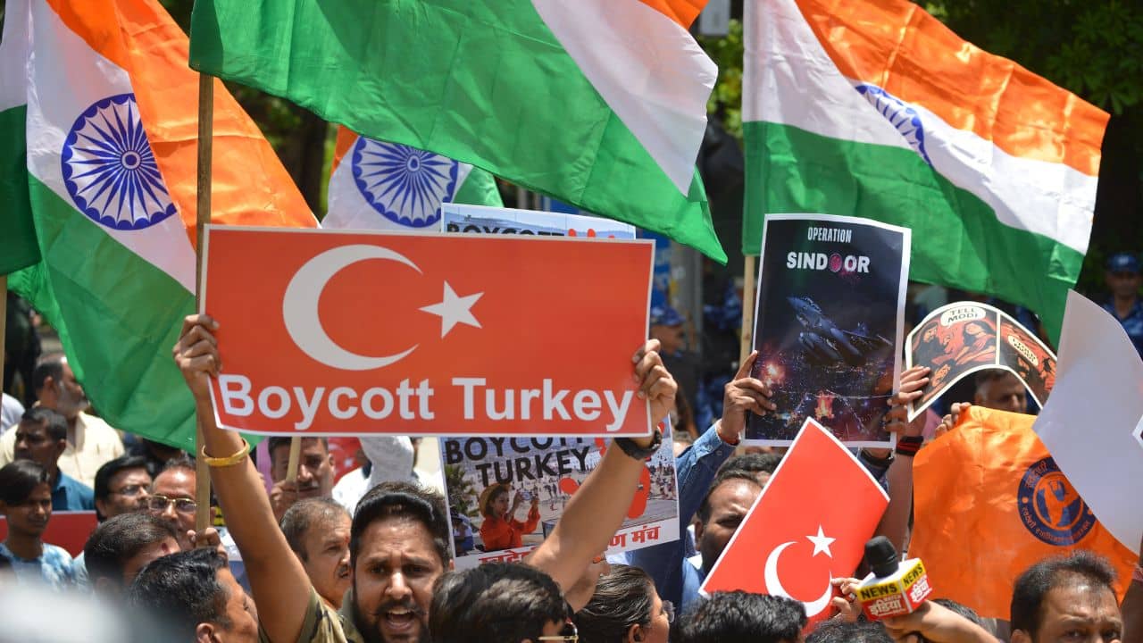 Pakistan-এর বন্ধু, Drone দিয়ে সাহায্য! তাও কেন Türkiye-এর সঙ্গে বাণিজ্য বন্ধ করছে না ভারত?