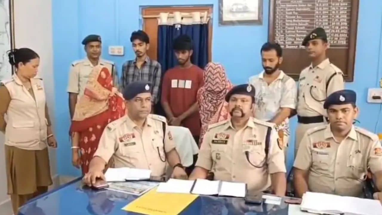 Murder: আইসক্রিম ফ্রিজারে ট্রলি ব্যাগ, তার ভিতরে নাকি দেহ! ত্রিকোণ প্রেমে জেরে মর্মান্তিক পরিণতি যুবকের