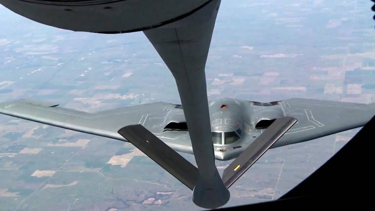 US warplane: ঢুকতে পারে মাটি ফুঁড়ে, ঘণ্টায় খরচ ১ কোটি ২৫ লাখ! কতটা বিধ্বংসী ইরানে হামলা চালানো এই মার্কিন যুদ্ধ বিমান?