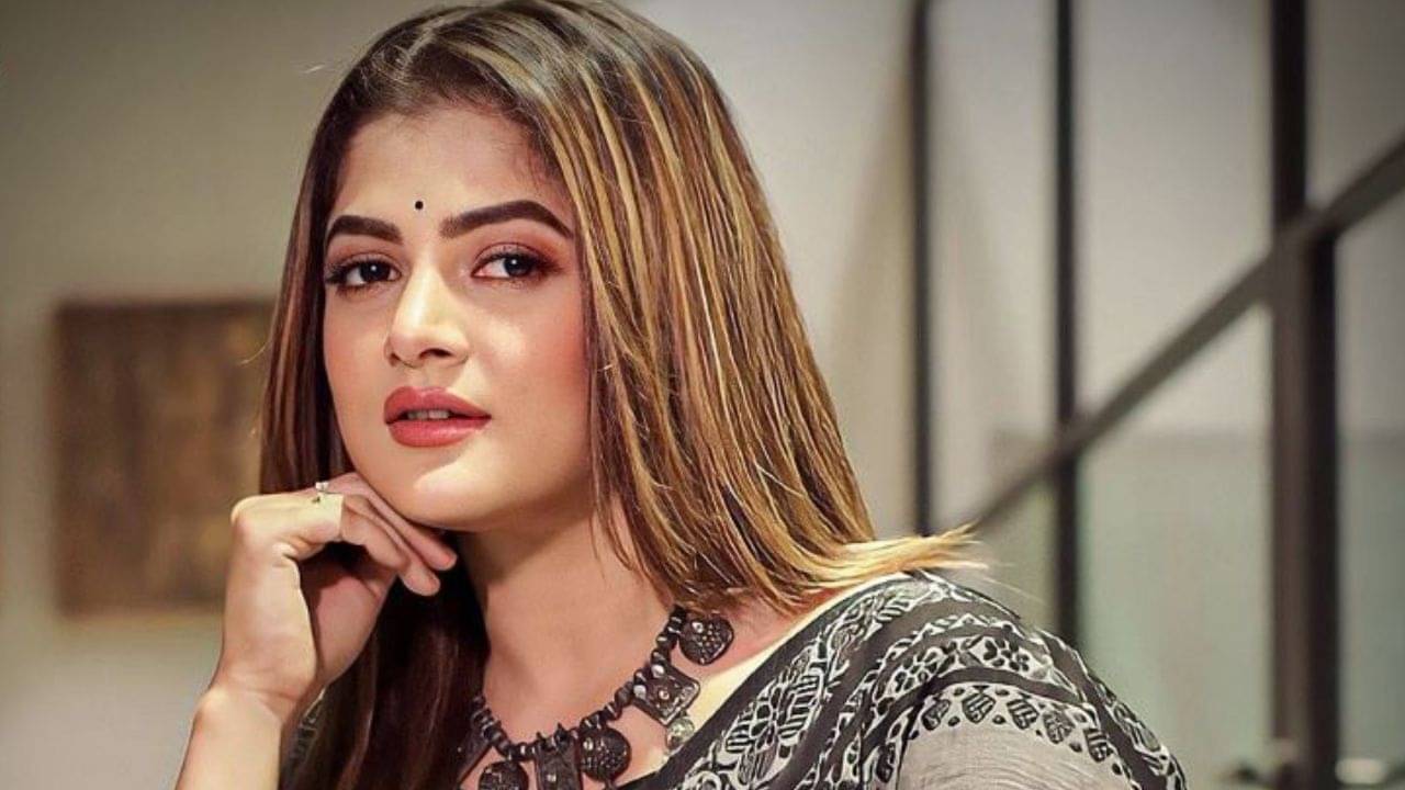 Exclusive: লিফটে কোন নায়কের সঙ্গে আটকে পড়তে চান শ্রাবন্তী? হাসিমুখে বললেন...