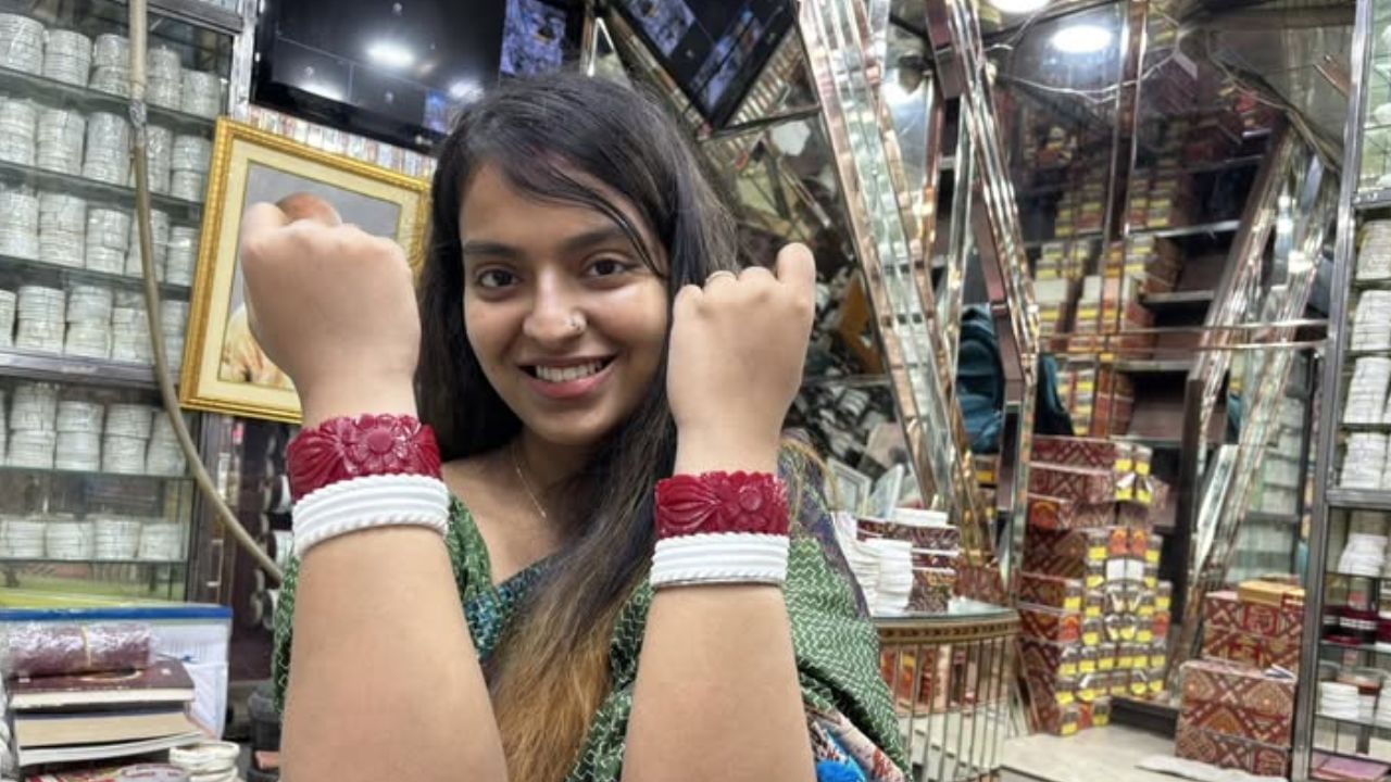 ‘কেন শাঁখা-পলা পরি…’, কোন সত্যি সামনে আনলেন অভিনেত্রী মধুবনী