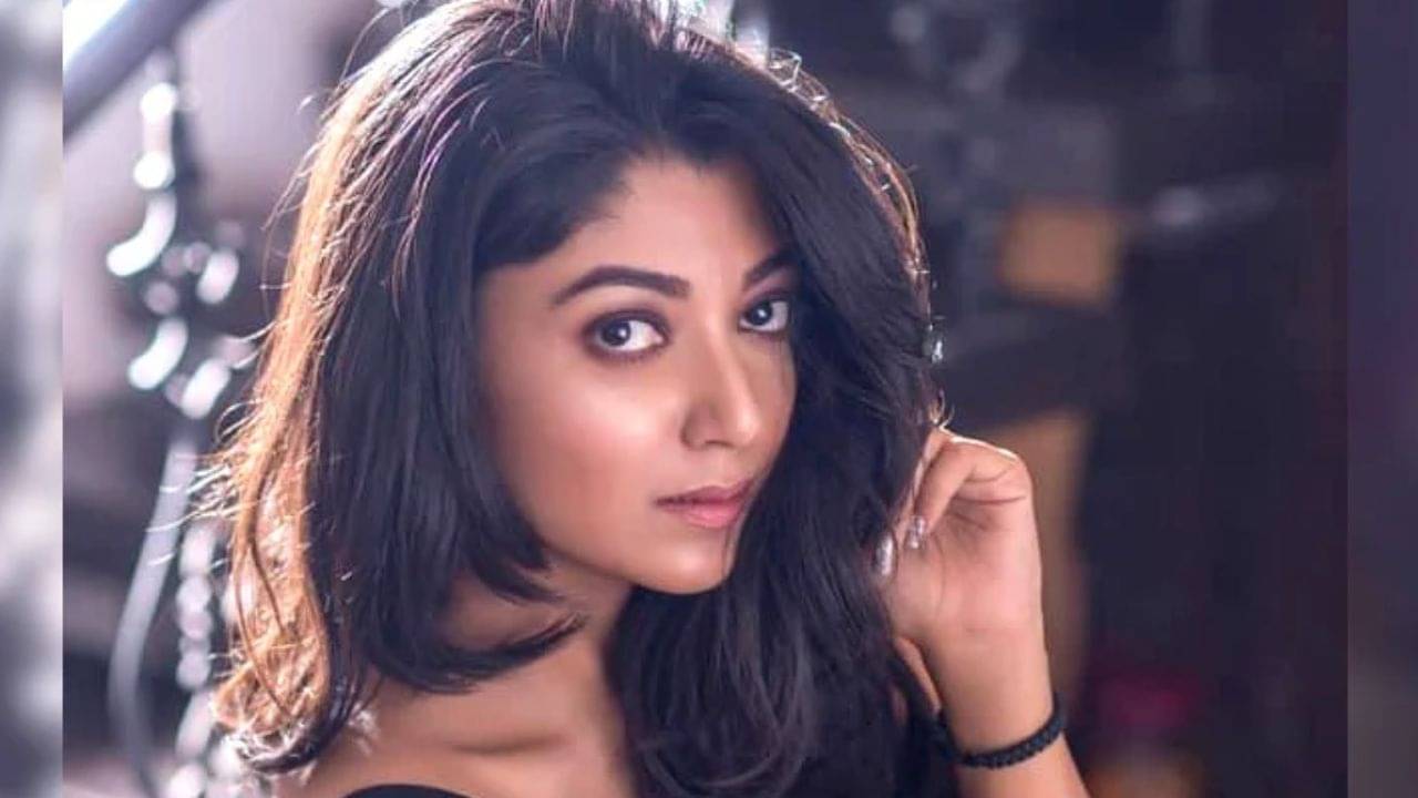 ‘কান্না ধরে রাখতে পারিনি…’, কেন বললেন দেবলীনা