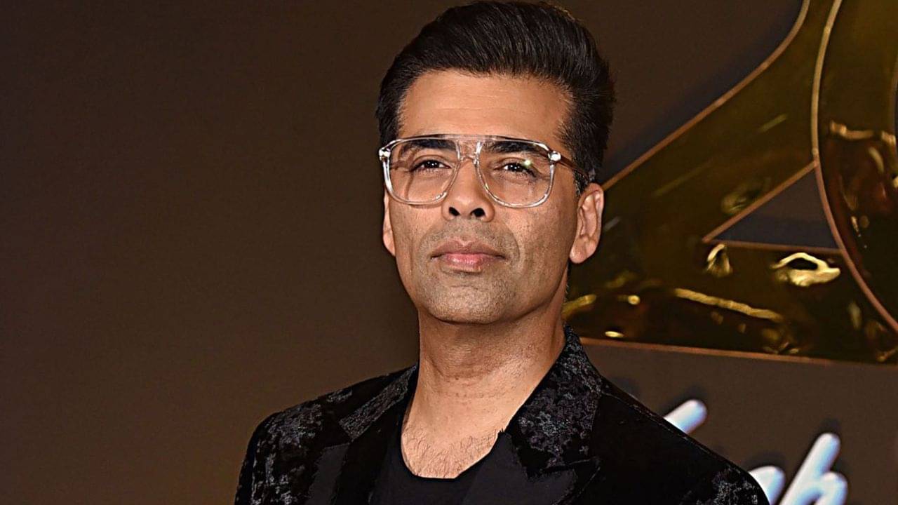 সম্পর্ক আছে, সেক্স থাকবে না? কাকে প্রশ্ন করে বসেন করণ