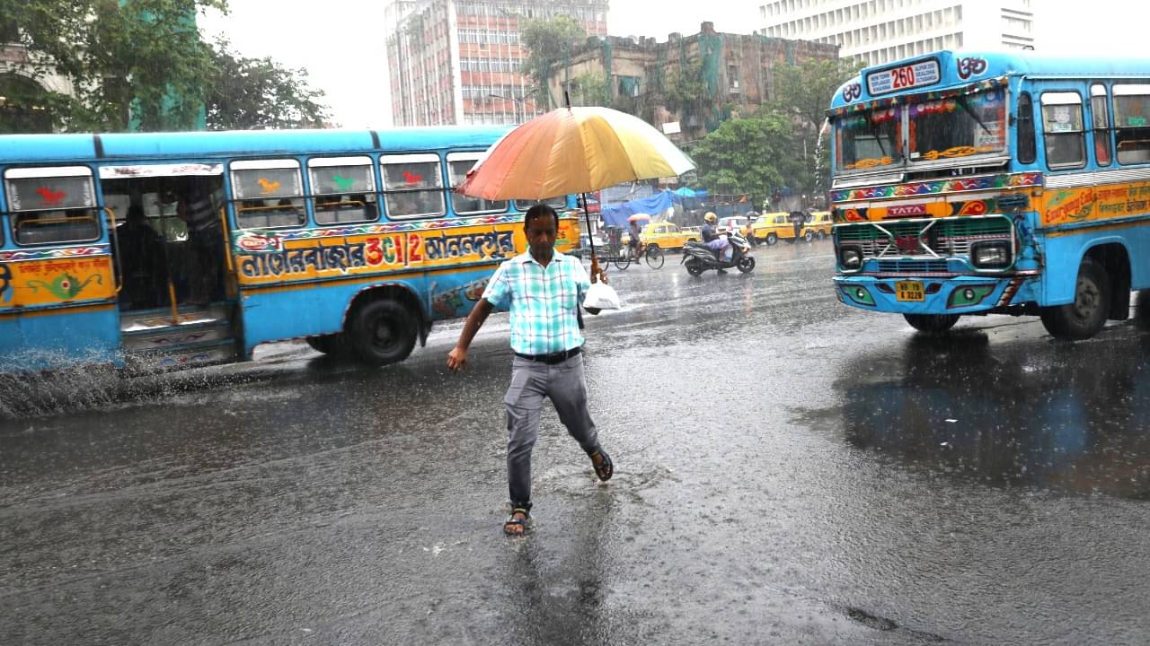 Weather Update: সরছে নিম্নচাপ, কিন্তু আপনার কপালে চিন্তা থাকছেই, কেন?