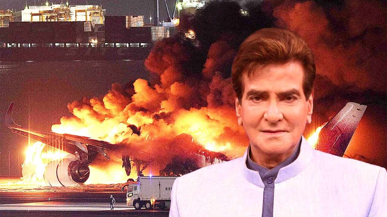 রাখে হরি মারে কে, দাউ-দাউ করে জ্বলছে বিমান, কান ঘেঁষে বেঁচে গেলেন জিতেন্দ্র!