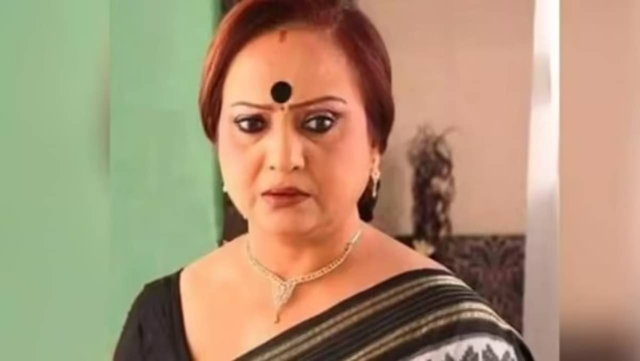 মুখ খুললেই বিপদ, সত্যি চাপতে রিতাকে চোখ রাঙানি বলিউড অভিনেতার?