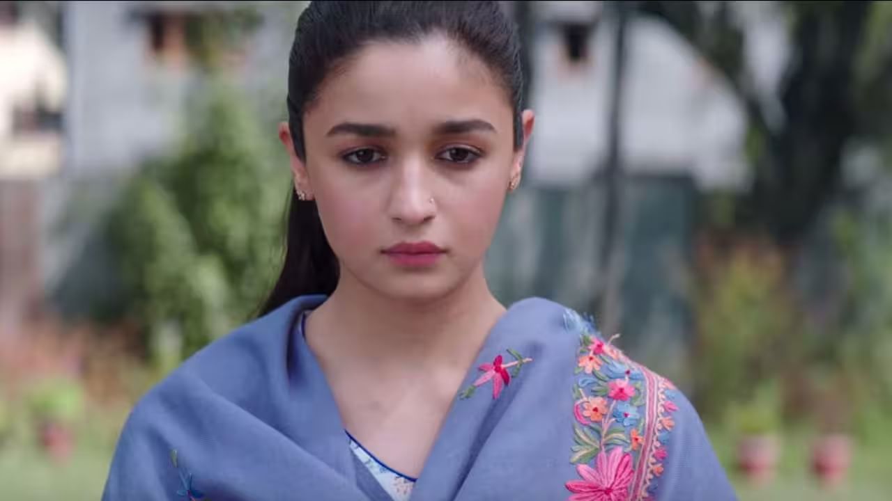 শৈশবে লজ্জায় পরিচালকের কোন প্রস্তাব মানতে পারেননি আলিয়া শৈশবে লজ্জায় পরিচালকের কোন প্রস্তাব মানতে পারেননি আলিয়া