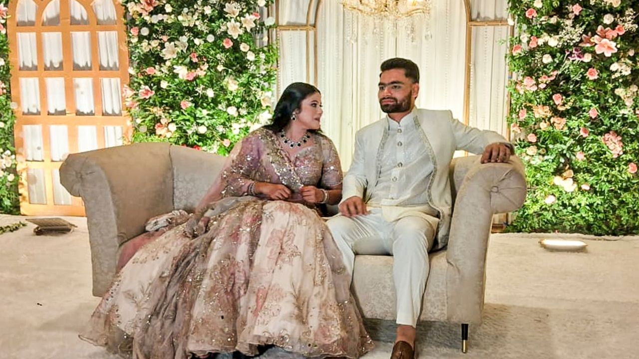 Rinku Singh-Priya Saroj: রিঙ্কু সিং-প্রিয়া সরোজের বাগদান সম্পন্ন, অনুষ্ঠানে ভিভিআইপির মেলা Rinku Singh-Priya Saroj: রিঙ্কু সিং-প্রিয়া সরোজের বাগদান সম্পন্ন, অনুষ্ঠানে ভিভিআইপির মেলা