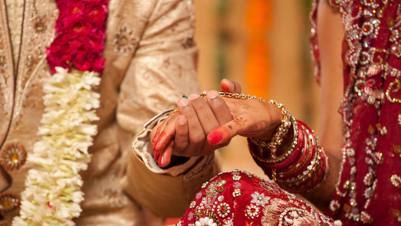 Marriage: ভারতের বেশিরভাগ অভিভাবক সন্তানের অ্যারেঞ্জ ম্যারেজে না বলছেন! Marriage: ভারতের বেশিরভাগ অভিভাবক সন্তানের অ্যারেঞ্জ ম্যারেজে না বলছেন!
