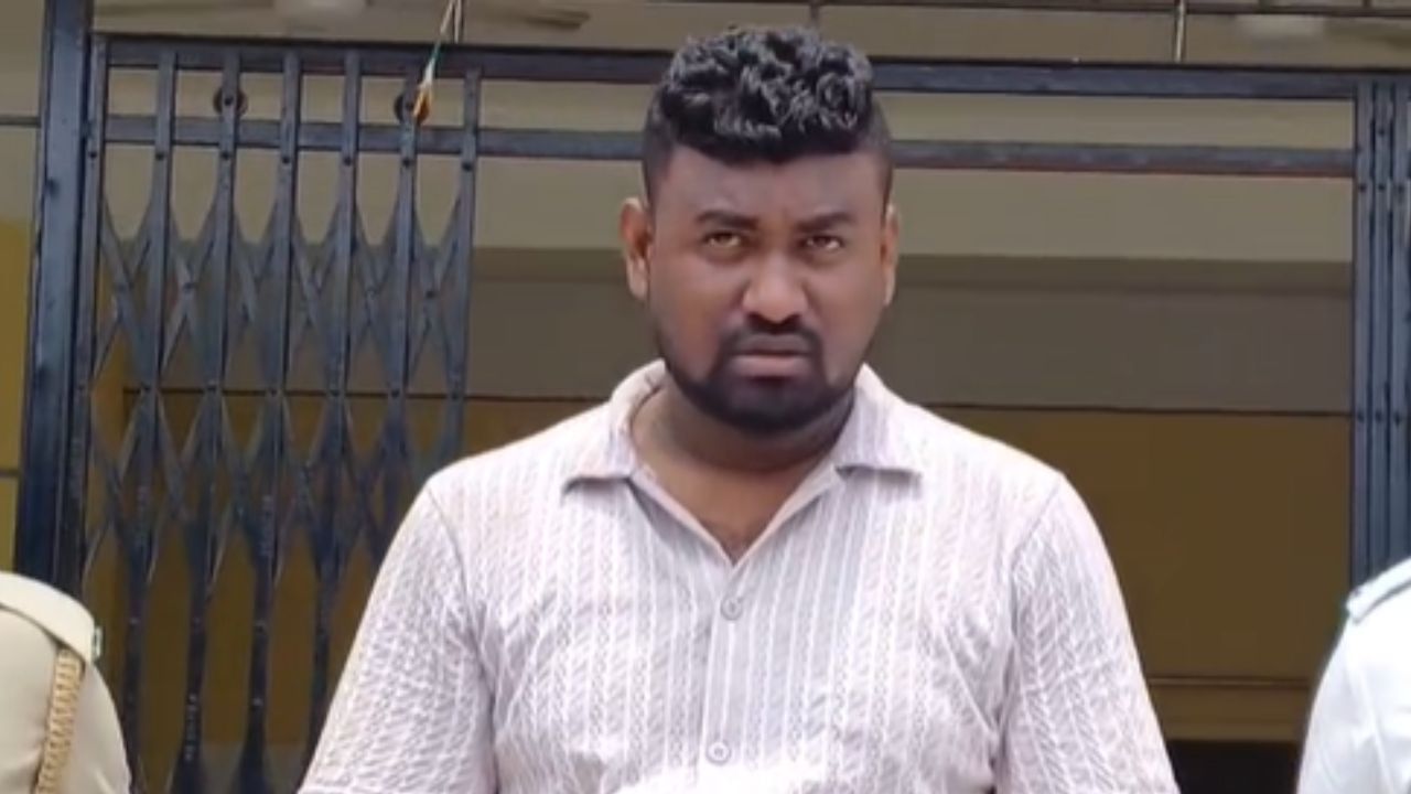 civic volunteer: CBI আধিকারিক বলেছিলেন রেলে চাকরি দেবেন, হাতে এসেছিল অ্যাপয়েন্টমেন্ট লেটার, পরে সুব্রতবাবুর আসল রূপ দেখল সিভিক ভলান্টিয়ার civic volunteer: CBI আধিকারিক বলেছিলেন রেলে চাকরি দেবেন, হাতে এসেছিল অ্যাপয়েন্টমেন্ট লেটার, পরে সুব্রতবাবুর আসল রূপ দেখল সিভিক ভলান্টিয়ার