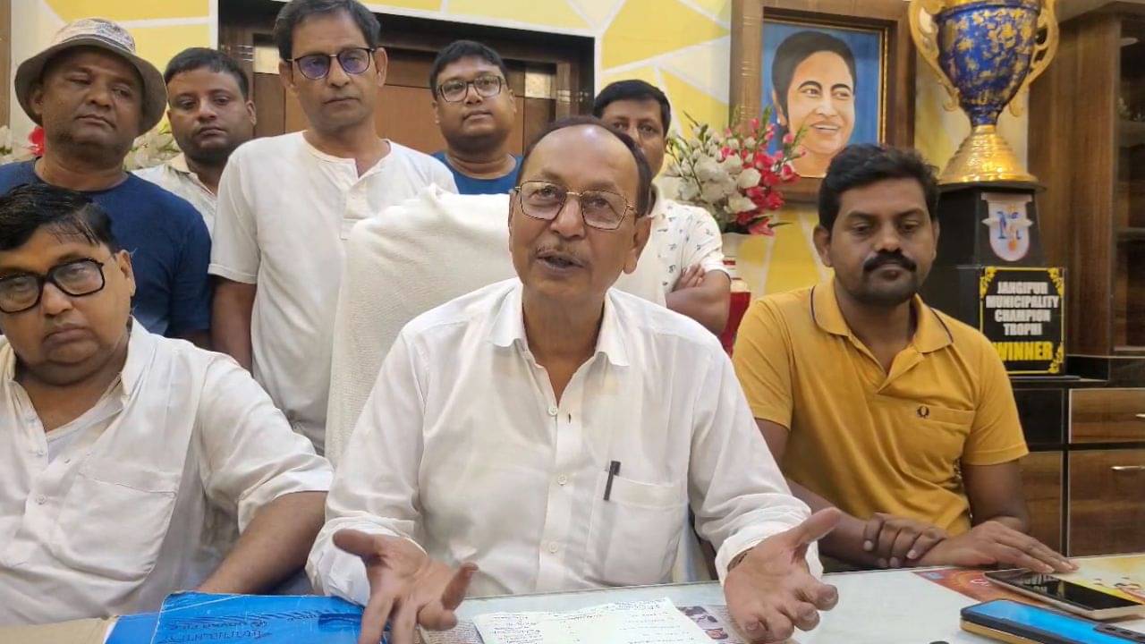 TMC: কংগ্রেস, বিজেপিকে পাশে নিয়ে তৃণমূল পরিচালিত পৌরসভার চেয়ারম্যানের বিরুদ্ধে অনাস্থা শাসক কাউন্সিলরদের