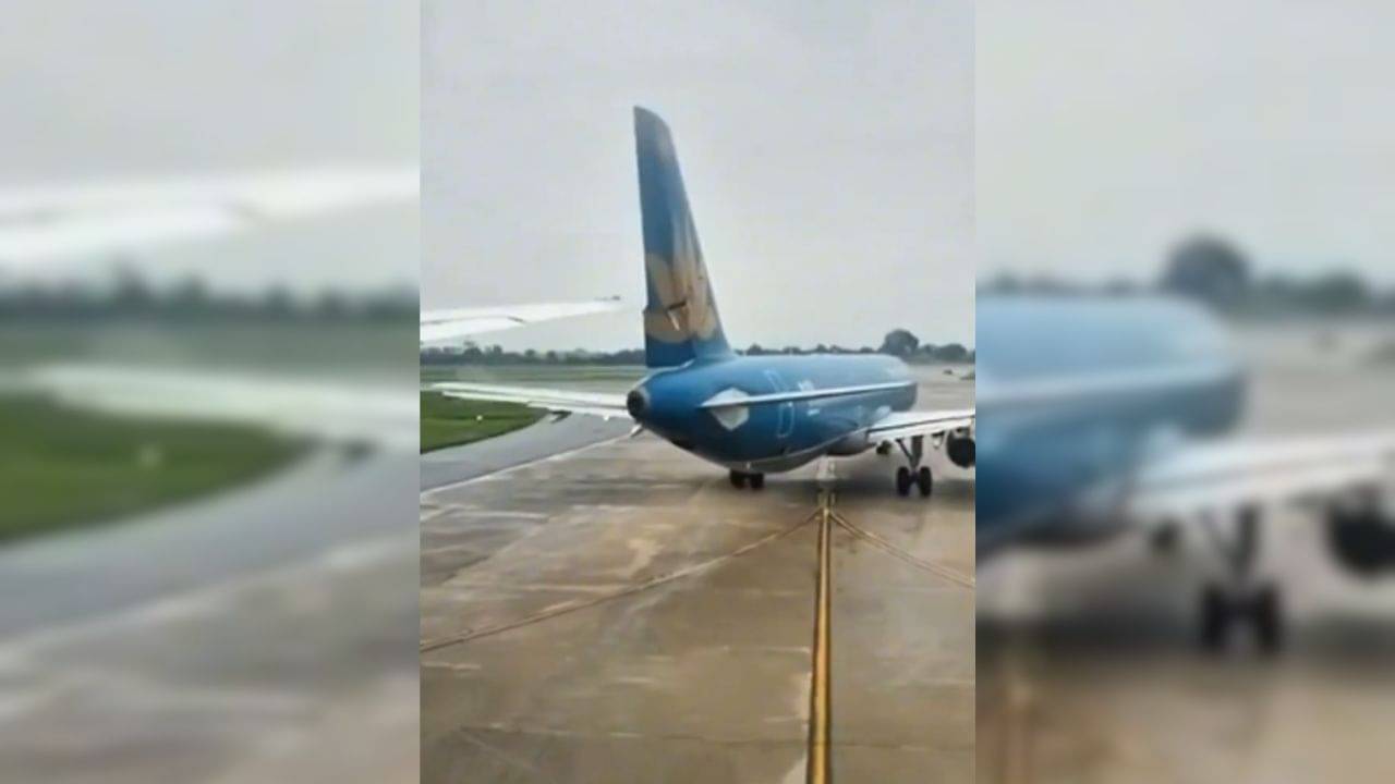 Boeing 787 Collide: ফের বিপদের মুখে বোয়িং ৭৮৭ বিমান! উড়ানের আগেই ভেঙে গেল লেজ
