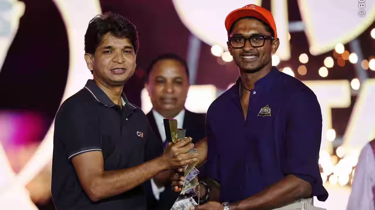 ১৮তম আইপিএলে অরেঞ্জ ক্যাপের প্রবল দাবিদার ছিলেন সূর্যকুমার যাদব থেকে শুরু করে বিরাট কোহলিও। সকলকে টেক্কা দিয়ে এই টুপির নতুন মালিক হয়েছেন গুজরাট টাইটান্সের তরুণ ক্রিকেটার সাই সুদর্শন।