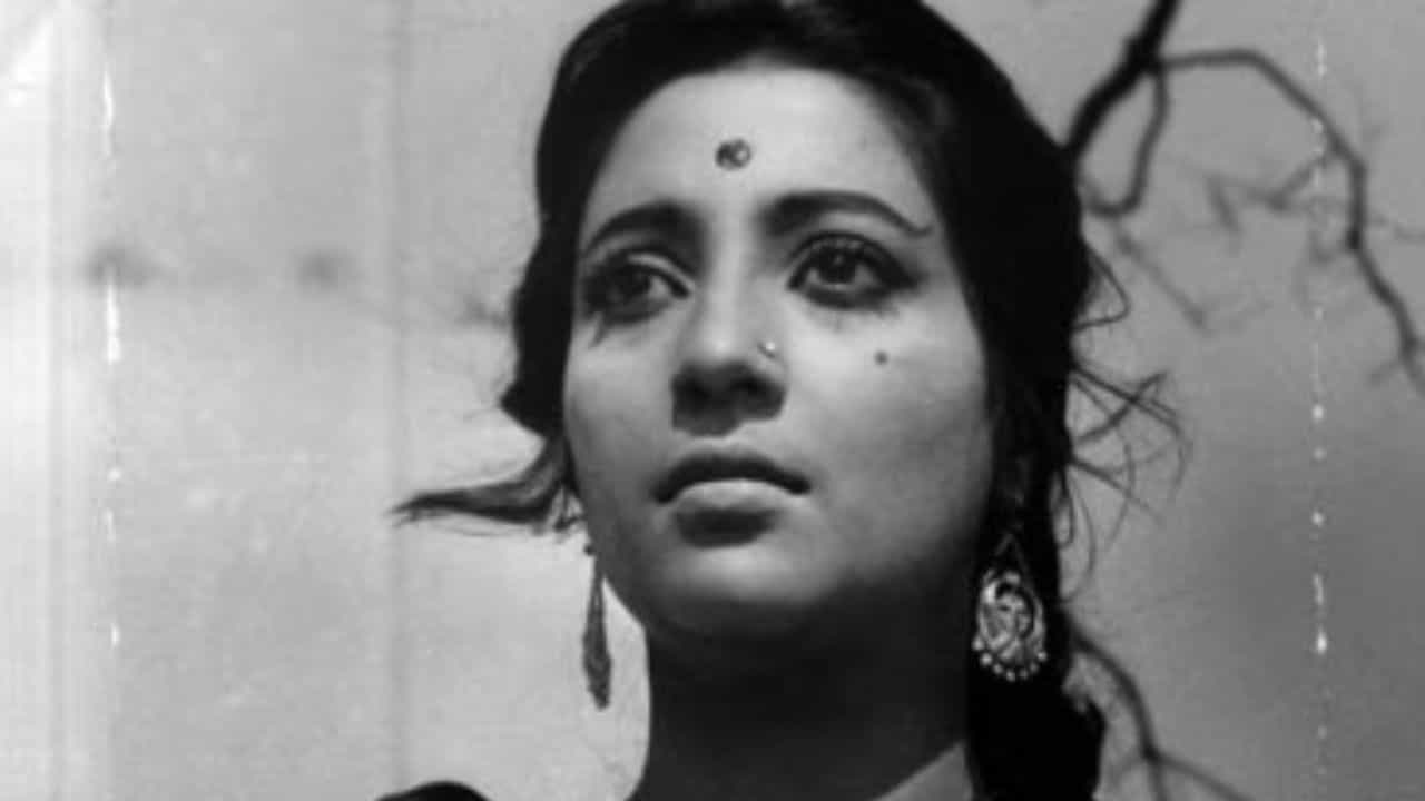 'তুমি অভিনেত্রী হলে ছবি বানানোই ছেড়ে দেব!' সুচিত্রা সেনকে শুটিং ফ্লোরে চরম অপমান পরিচালকের, এরপরের ঘটনা মস্ত বড় ইতিহাস 'তুমি অভিনেত্রী হলে ছবি বানানোই ছেড়ে দেব!' সুচিত্রা সেনকে শুটিং ফ্লোরে চরম অপমান পরিচালকের, এরপরের ঘটনা মস্ত বড় ইতিহাস