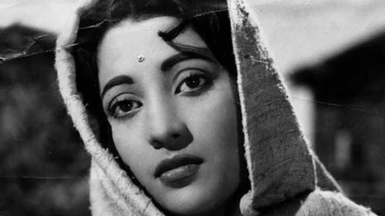 অন্তরালে গিয়েও শেষবারের মতো অভিনয় করতে চেয়েছিলেন সুচিত্রা সেন! জানেন কোন সিনেমা?