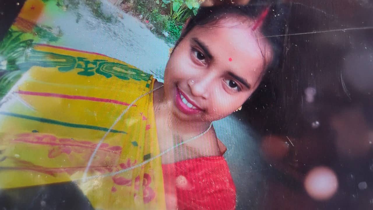 Suicide: প্রথম ষষ্ঠি, মেয়ে-জামাই আসবে বলে চলছিল প্রস্তুতি, একটা ফোনেই পায়ের তলার মাটি সরে গেল গোটা পরিবারের