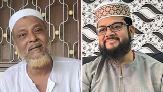 Hooghly School: টুপটাপ জল পড়ছে, ভেসে যাচ্ছে ক্লাসরুম, ছাতা মাথায় বসে পড়ুয়া থেকে স্যর