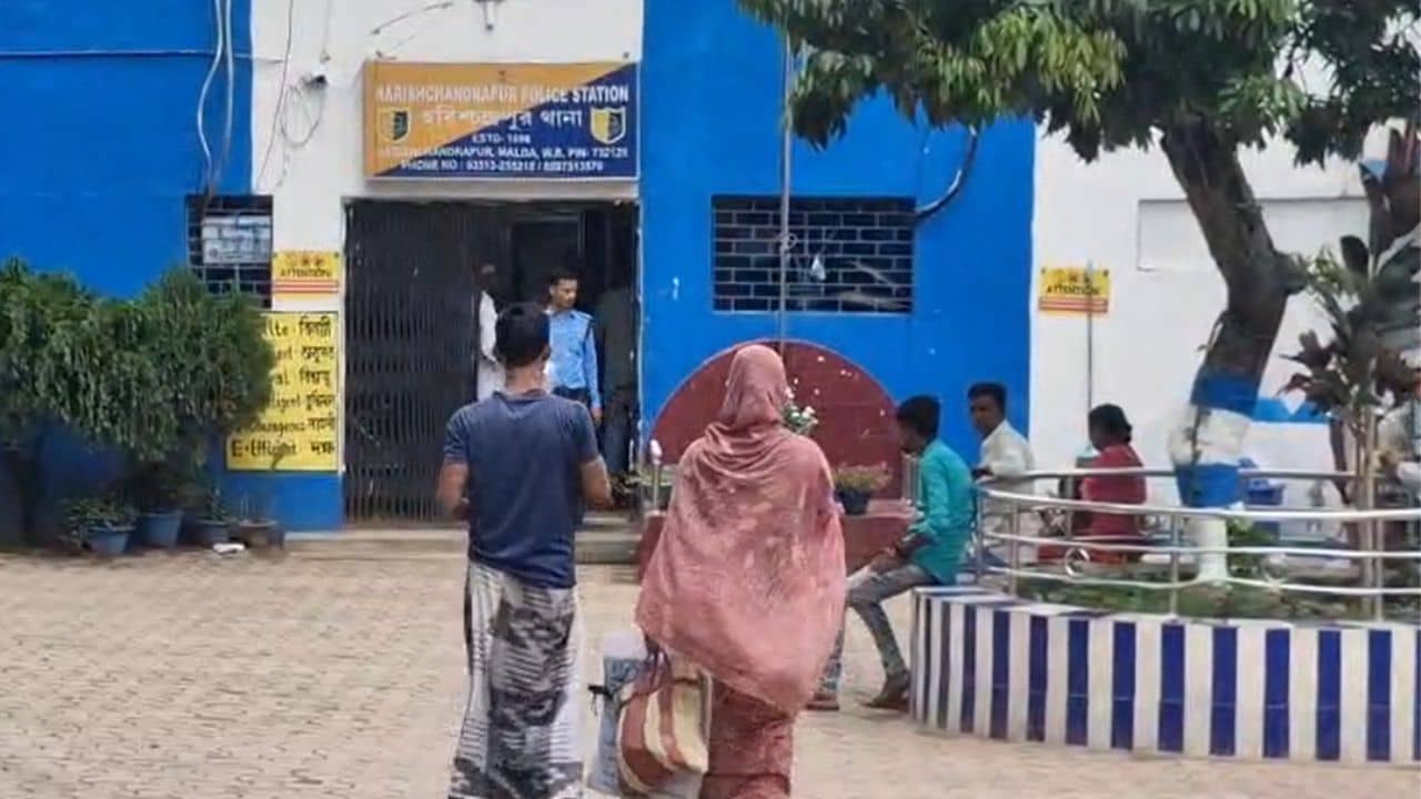 Malda: মালদহে বাড়িতে ঢুকে মহিলাকে অর্ধনগ্ন করে মারধরের অভিযোগ, তৃণমূল বলল...