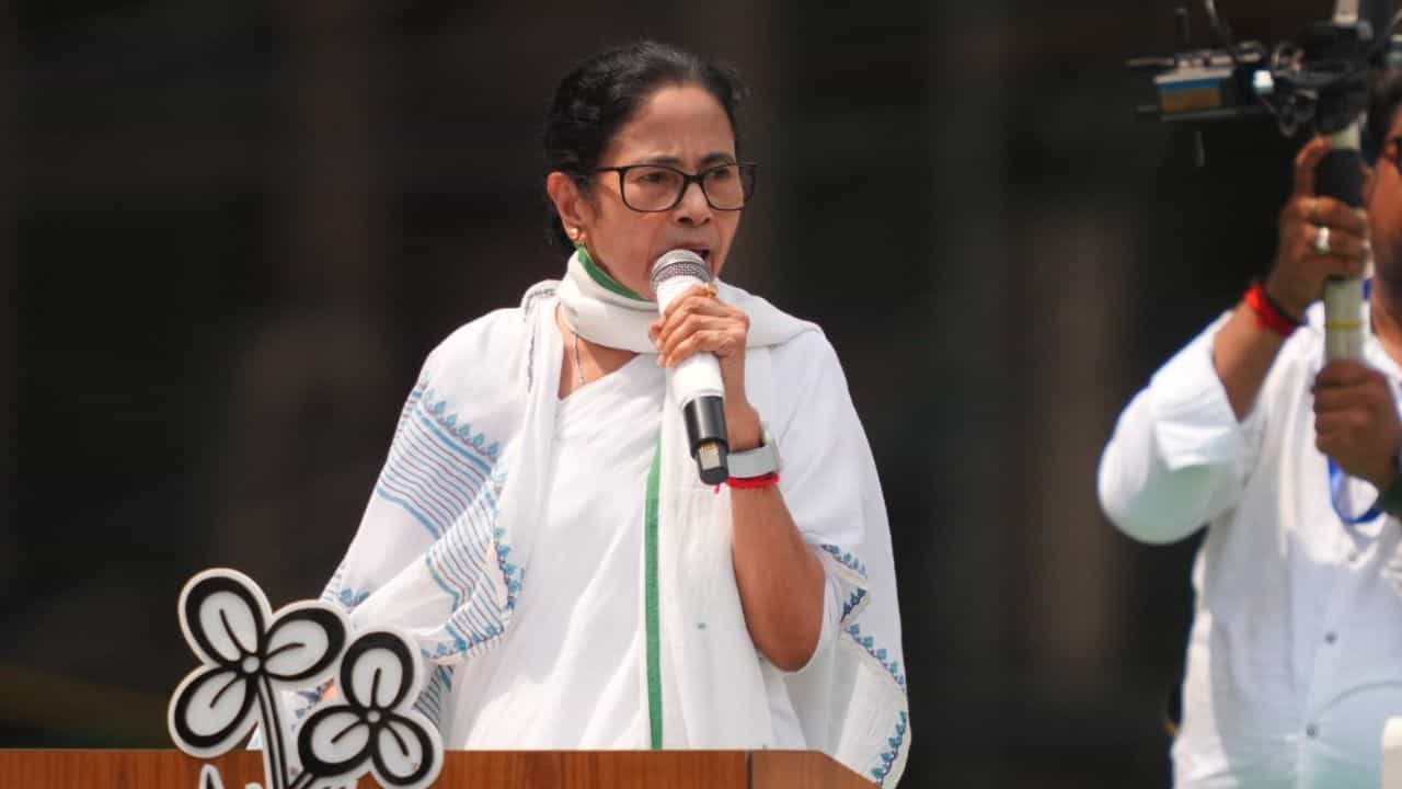 Mamata Banerjee: 'ভাষা আন্দোলন হবে...', দিনক্ষণ ঘোষণা করে দিলেন মমতা বন্দ্যোপাধ্যায় Mamata Banerjee: 'ভাষা আন্দোলন হবে...', দিনক্ষণ ঘোষণা করে দিলেন মমতা বন্দ্যোপাধ্যায়