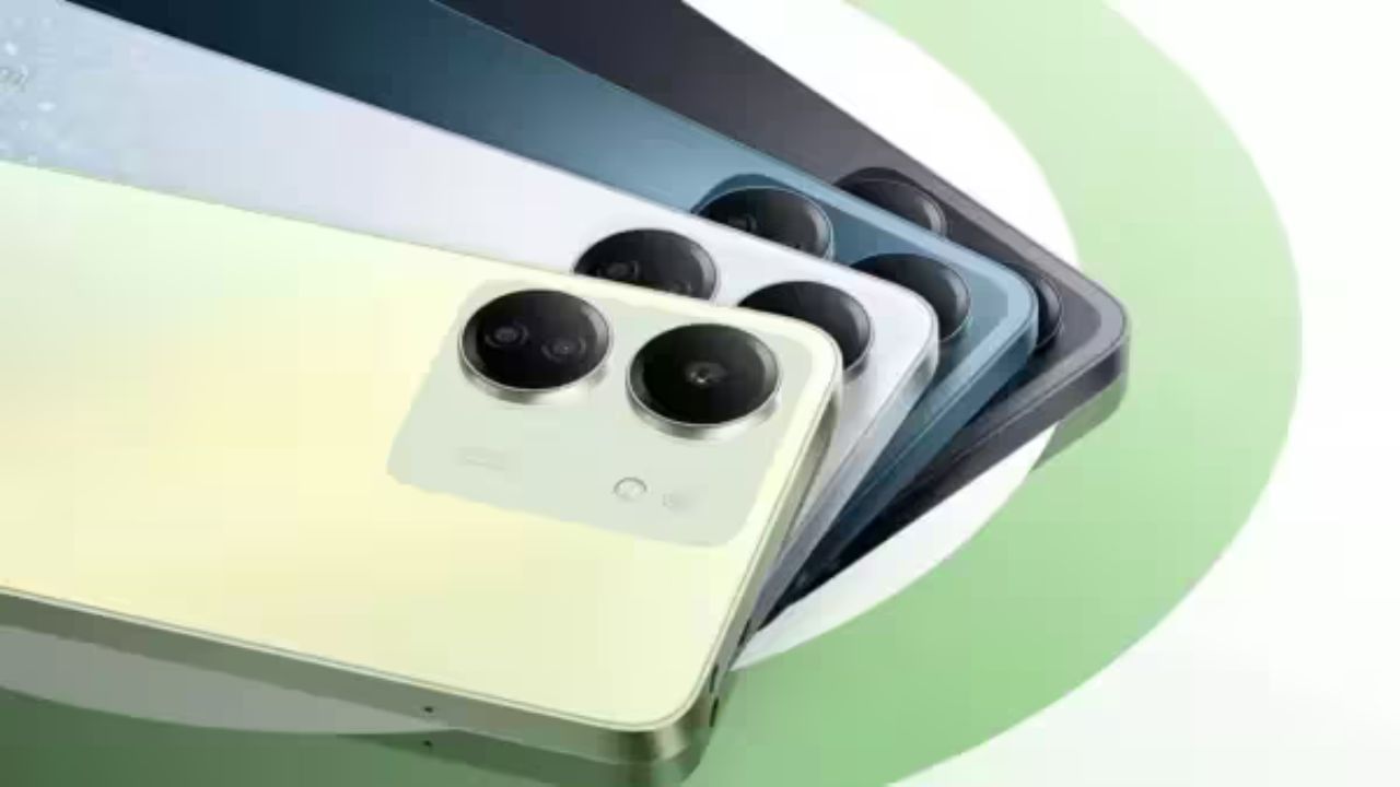 ৫। Redmi 13C 5G - এই বাজেটের মধ্যে আরও একটি শক্তিশালী বিকল্প হল Redmi 13C 5G। এতে রয়েছে ৪ জিবি RAM ও ১২৮ জিবি ইন্টারনাল স্টোরেজ। ফোনটির ডিসপ্লে ৬.৭৪-ইঞ্চির, রিয়ার ক্যামেরা ৫০ MP এবং ফ্রন্ট ক্যামেরা ৫ MP। এটি চলে Mediatek Dimensity ৬১০০+ প্রসেসরে। Flipkart-এ এই ফোনের দাম ৯,৯৯৯ টাকা।
