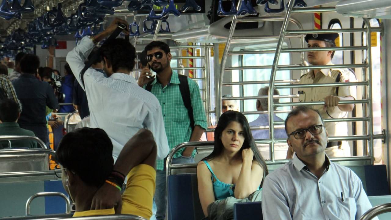 First AC Local: স্বাধীনতা দিবসের আগেই বাংলা পাচ্ছে প্রথম এসি লোকাল, দিনক্ষণ জানিয়ে দিল রেল! উদ্বোধনে দুই মন্ত্রী