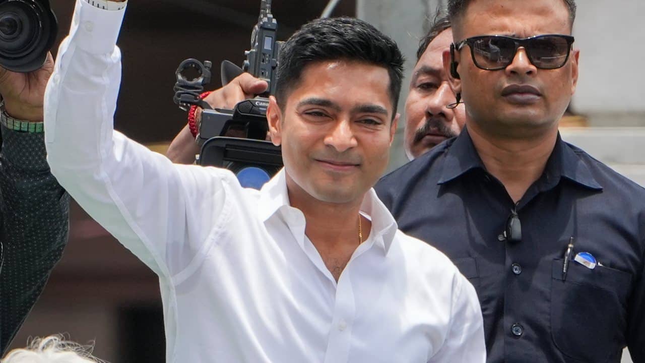 Trinamool Congress: দলের খোলনলচেই বদলাতে চায় তৃণমূল! অভিষেকের ডাকে সোমবার থেকে মেগা বৈঠক: সূত্র