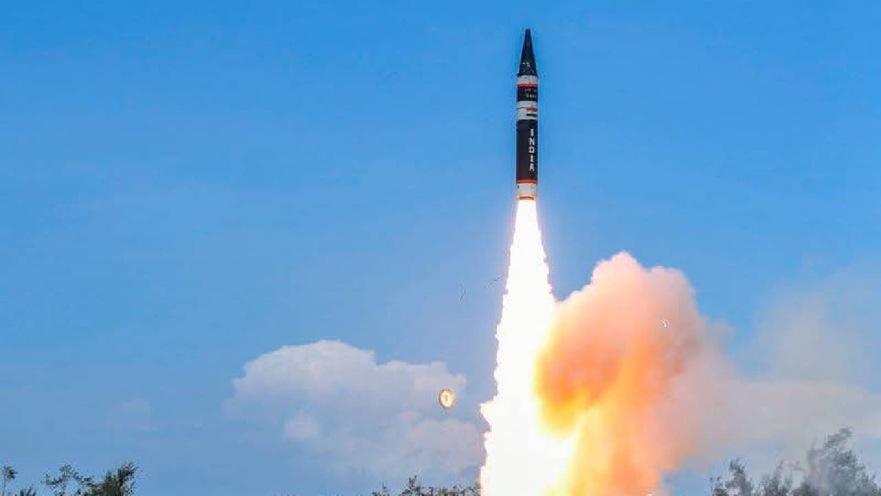 Agni Missile: ক্ষমতা জানলে হাঁটু কাঁপবে শত্রুদের! অগ্নি-১ ও পৃথ্বী ২ ব্যালিস্টিক মিসাইলের পরীক্ষা সেরে ফেলল ভারত
