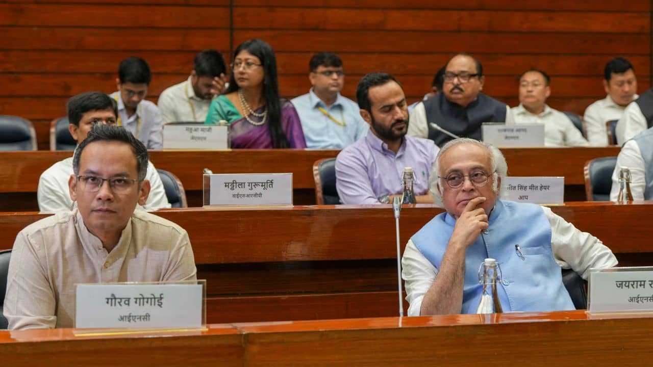 All Party Meeting: বাদল অধিবেশনের আগে সংসদে সর্বদলীয় বৈঠক, বেলাইন হল না ইন্ডিয়া