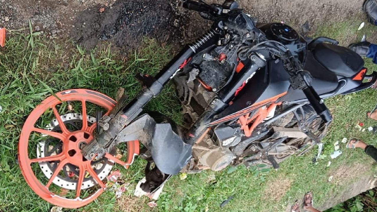 Road Accident: সন্ধ্যার মুখে ভয়ঙ্কর পথ দুর্ঘটনা আরামবাগে! আর বাড়ি ফেরা হল না সাহিল-সুদীপদের, রক্তে মাখামাখি বাইক