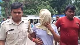 সপ্তম শ্রেণির ছাত্রীকে ধর্ষণের অভিযোগ, গ্রেফতার তৃণমূলের বহিষ্কৃত নেতা সপ্তম শ্রেণির ছাত্রীকে ধর্ষণের অভিযোগ, গ্রেফতার তৃণমূলের বহিষ্কৃত নেতা