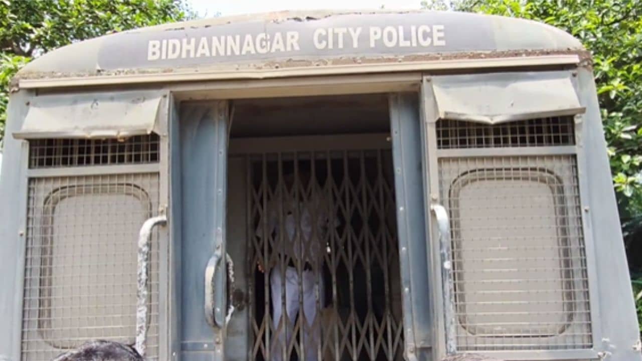 Kolkata: বিয়ের প্রতিশ্রুতি দিয়ে একাধিক মহিলার সঙ্গে প্রতারণা, গ্রেফতার BSF কনস্টেবল