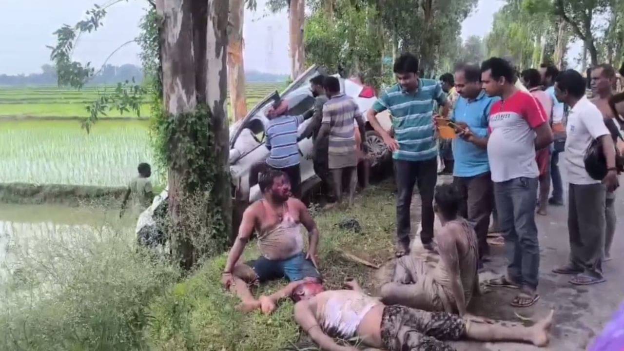 Accident: নিয়ন্ত্রণ হারিয়ে সজোরে চার চাকার ধাক্কা গাছে, ঘটনাস্থলেই মৃত্যু