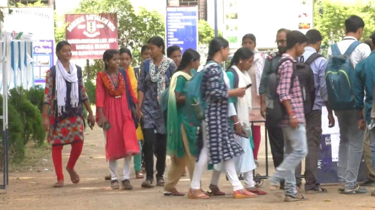 Bankura: এত কিছুর পরও কলেজে বহিরাগতদের আনাগোনা, বাঁকুড়ার খ্রিষ্টান কলেজে  চাপানউতোর