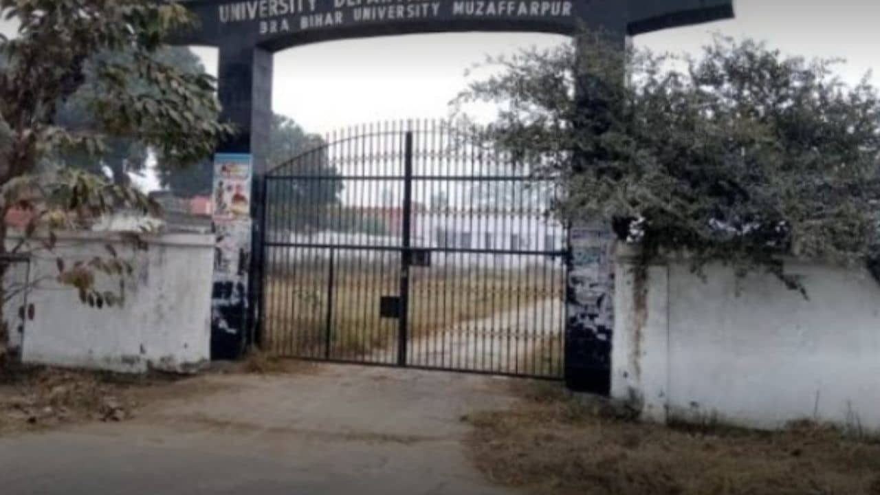 University Results: ১০০-এ পেল ২৫৭! তারপরও নাকি ফেল! এই বিশ্ববিদ্যালয়ের কাণ্ড-কারখানায় চোখ কপালে উঠতে বাধ্য