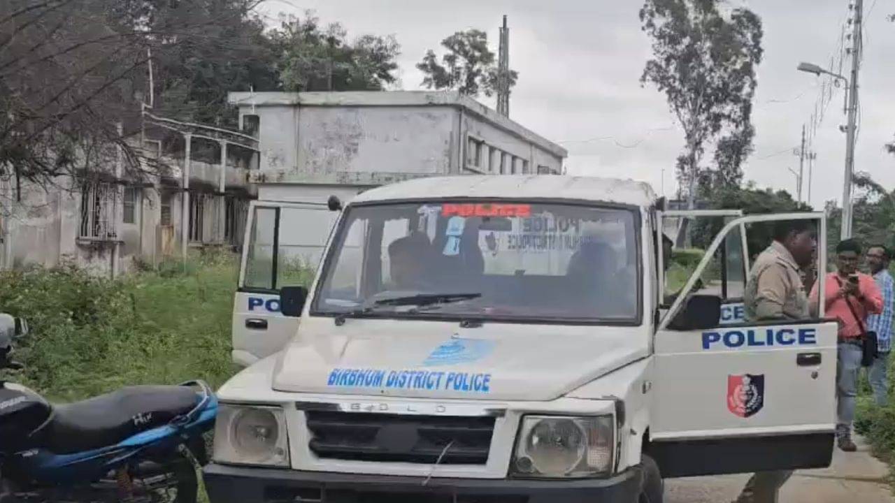 Bolpur: খাল থেকে উদ্ধার পচাগলা দেহ, বোলপুরের নিখোঁজ তরুণীর কিনা, খতিয়ে দেখছে পুলিশ