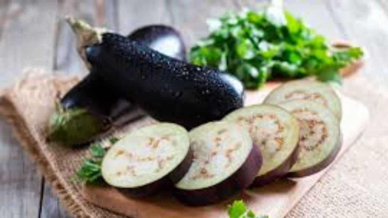 বেগুনের এই পদ রেঁধে দেখুন, একবার খেলে রোজ খেতে চাইবেন