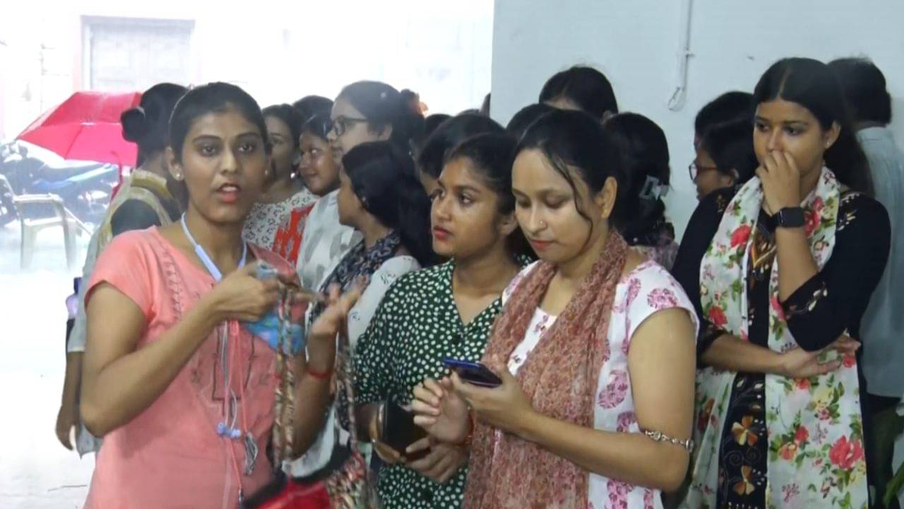 Burdwan University: বাইরের লোক হস্টেলে ঢুকে পড়েন, নিরাপত্তা নিয়ে প্রশ্ন বর্ধমান বিশ্ববিদ্যালয়ের ছাত্রীদের